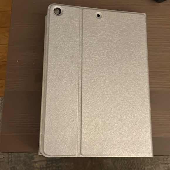 Symmetry Series 360 for iPad 7th or 8th generation - Picture 3 of 3